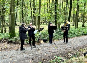 Friedwald Waldenburg, Bläser zur Gedenkfeier