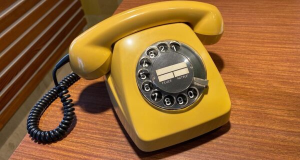 Retrotelefon, CR Trauerredner, Telefonananlage