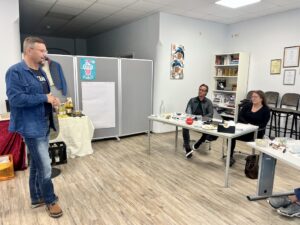 Sandro Andersky bei der Ausbildung der neuen Redner