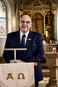 Trauerredner Carsten Riedel in der Kirche Greifenhain