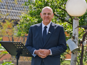 Trauerfeier im Garten, Carsten Riedel