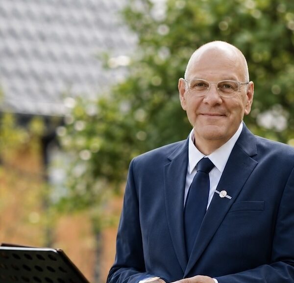 Trauerfeier im Garten, Trauerredner Carsten Riedel, CR Trauerredner