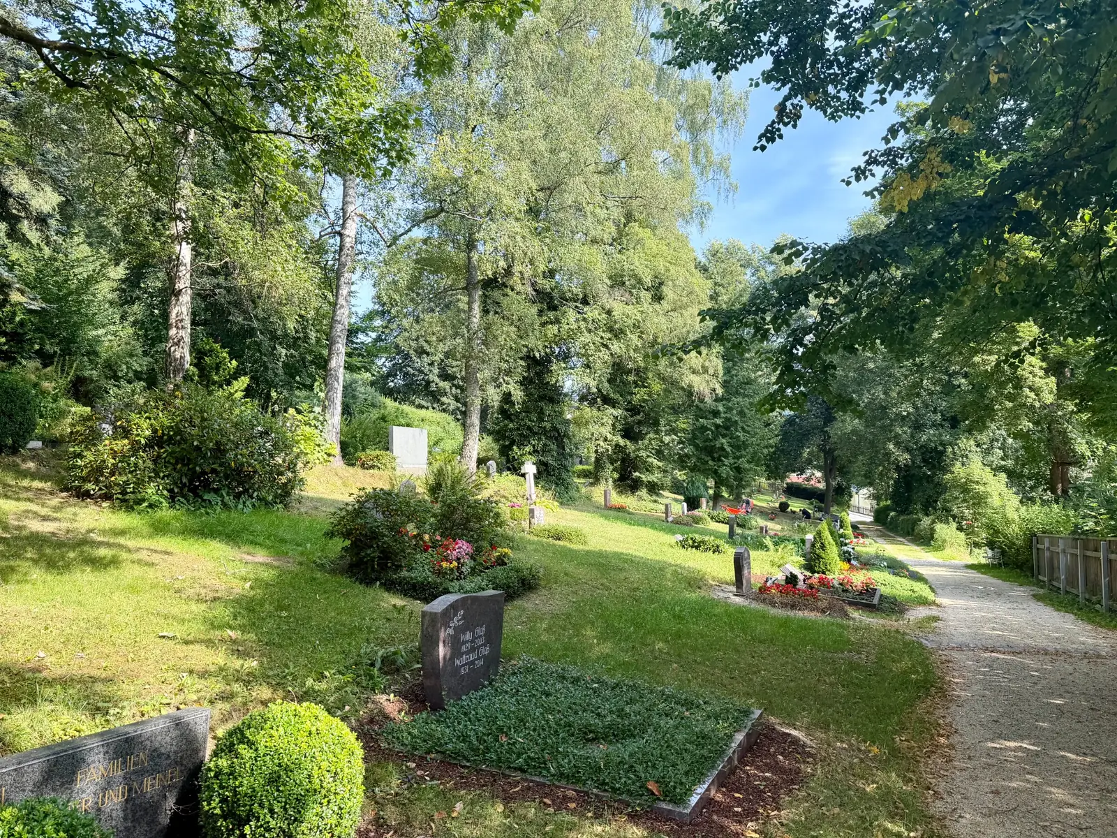 Grabanlagen auf dem Friedhof Klingenthal 1