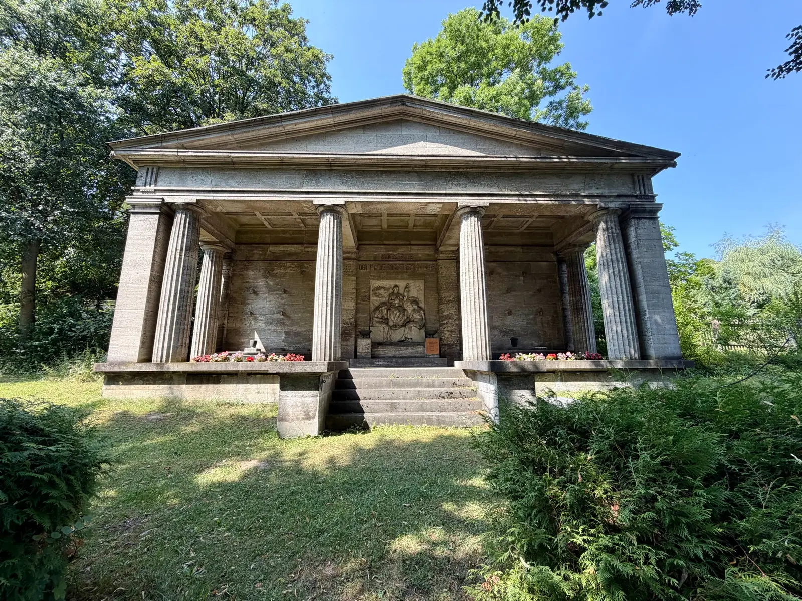 Familiengrabstätte Glier auf dem Friedhof Klingenthal 1