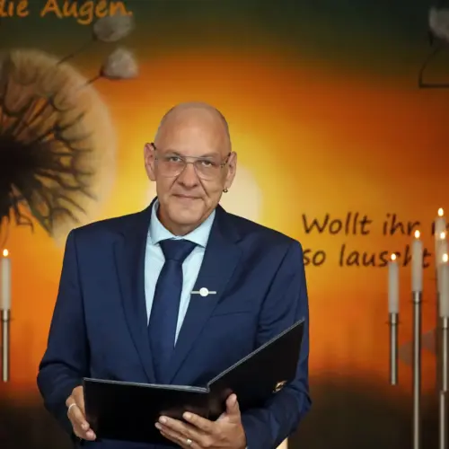 Trauerredner Carsten Riedel von CR Trauerredner